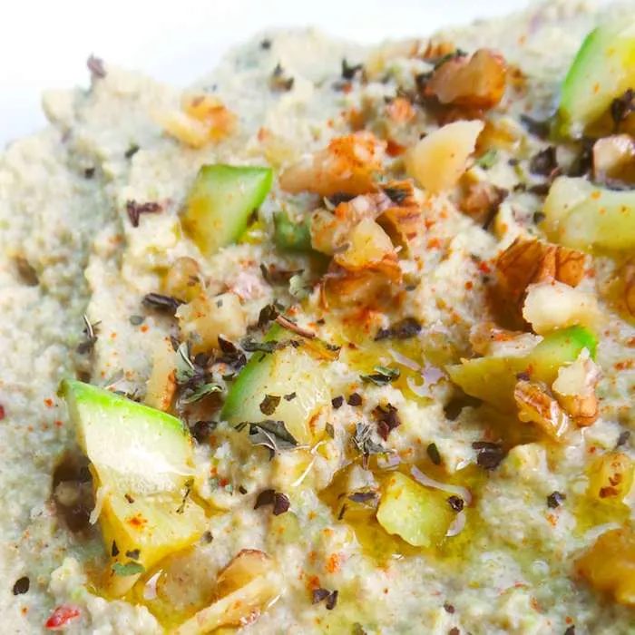 Simple low-carb vegan hummus recipe with zucchini and walnuts! A simple and tasty healthy side dish recipe that will make your dinner so…