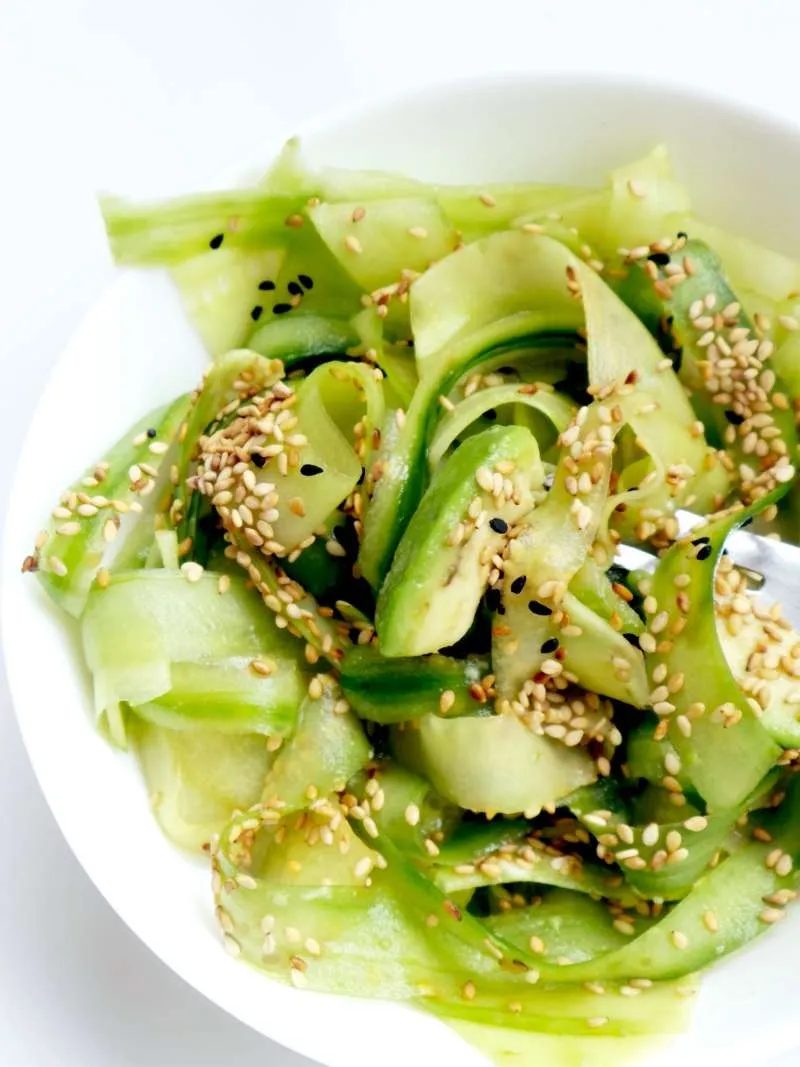 Simple Low-Carb Vegan Salad With Cucumber, Avocado & Sesame Seeds! Try this recipe as a satisfying side dish or as a light low-carb dinner…