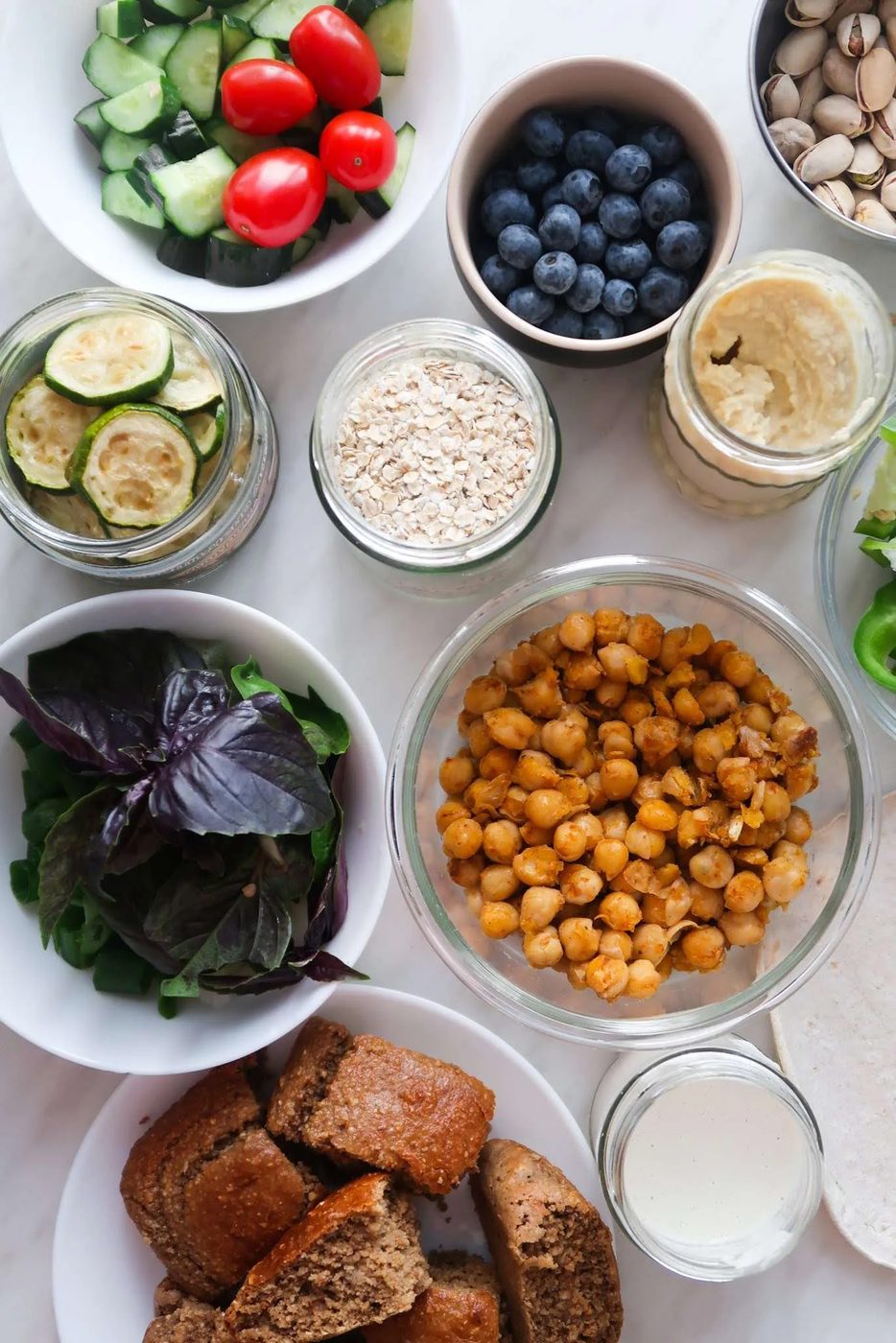 Meal prep meal plan for the work week, including a grocery list and healthy meal prep recipes for breakfast, lunch and dinner..