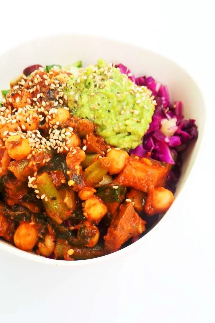 Meal prep bowl with spicy chickpeas, vegan