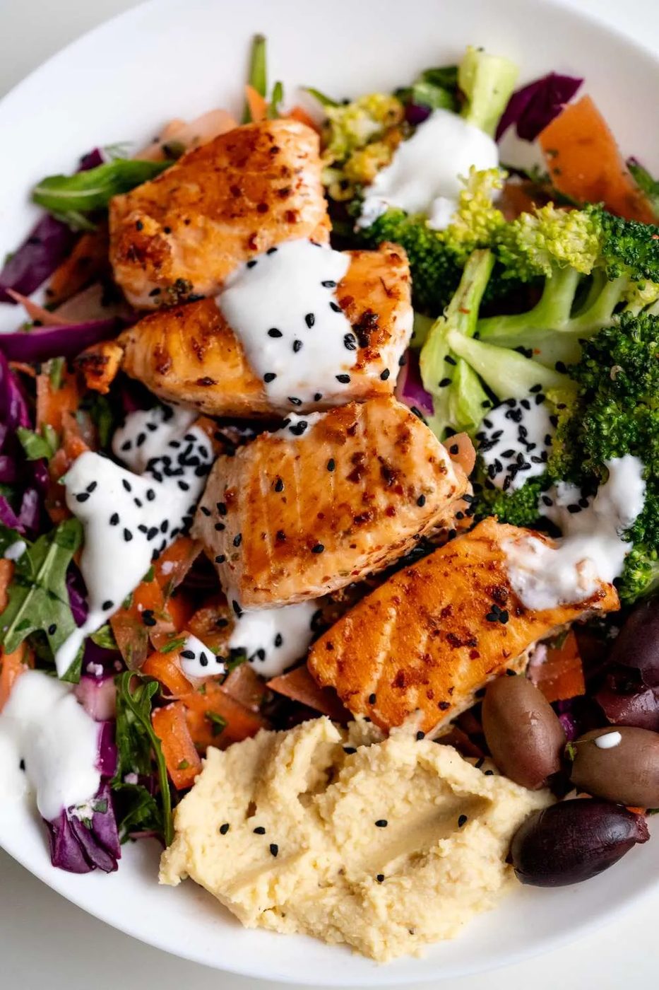 Notable Mediterranean salmon bowls! This healthy salmon recipe is high-protein, rich in fiber and incredibly flavorful, it's great for…