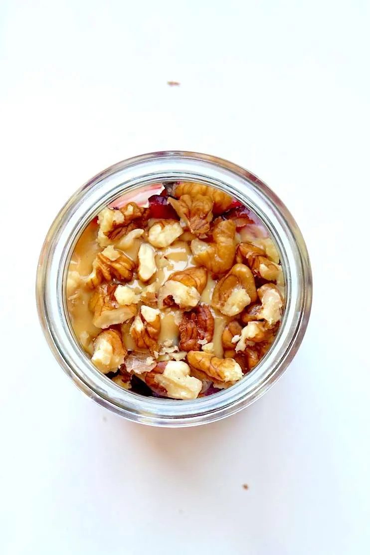 Oats with cherries, banana & nuts – fast vegan breakfast, overnight