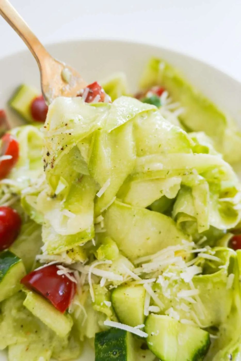 10-minute parmesan zucchini pasta salad