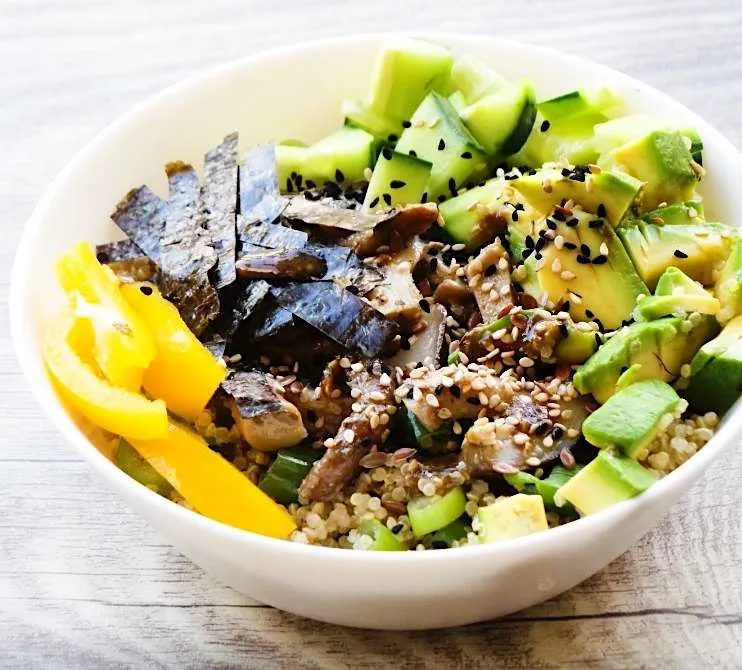 Quinoa sushi bowl, vegan