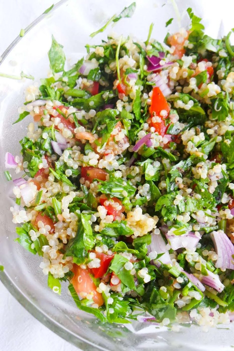 Fresh, tasty and healthy quinoa tabbouleh recipe using simple vegan ingredients. This gluten-free tabbouleh is the solid Mediterranean side…