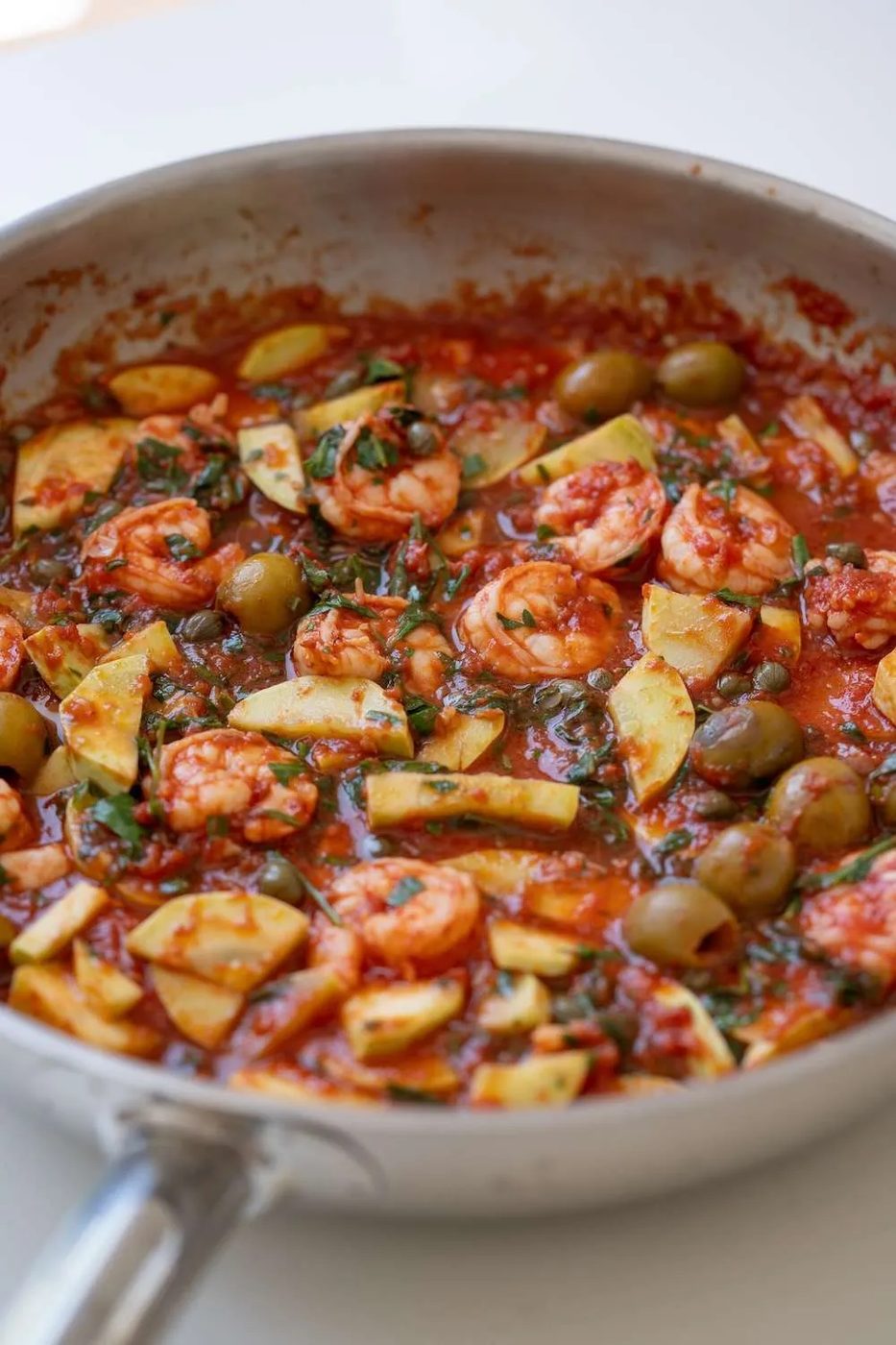 This simple shrimp and zucchini in tomato garlic sauce is a fast and simple healthy dinner idea that is healthy, naturally high-protein and…