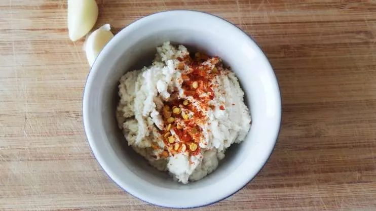 Cashew cream cheese, spicy