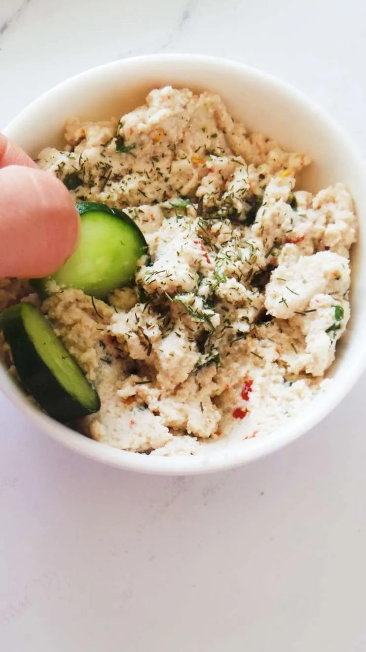 Spicy cashew cream cheese! This vegan cream cheese is solid for bowls, wraps, as a spread or a dip! | healthy vegan recipe