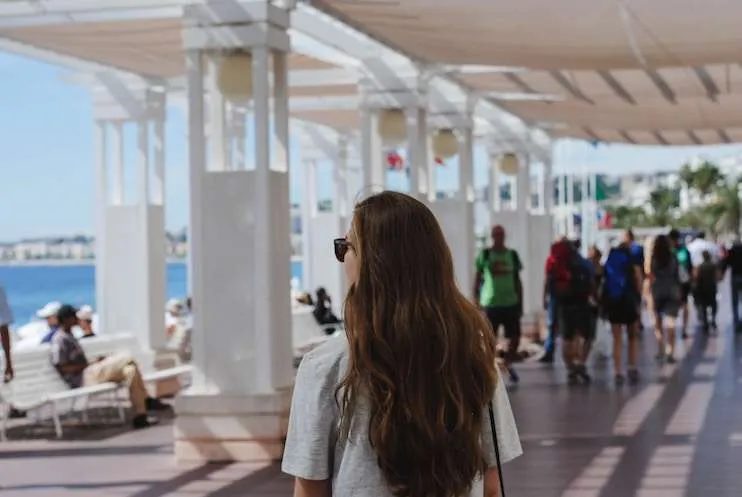 how to stop feeling behind when you're not where you want to be in life right now