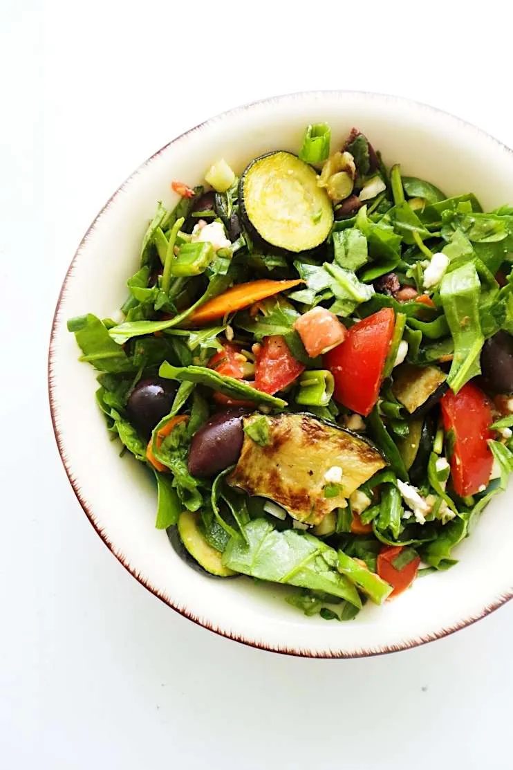 Summer salad with grilled vegetables and feta