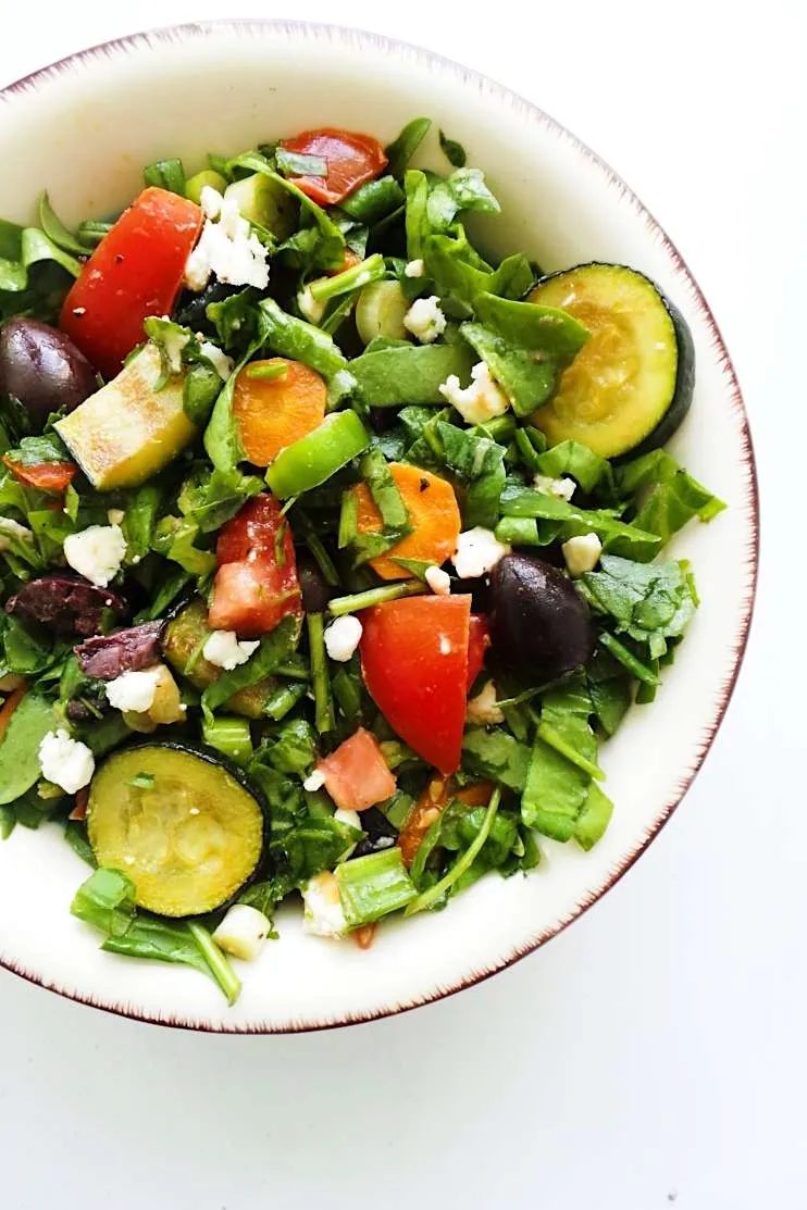 Summer salad with grilled vegetables and feta