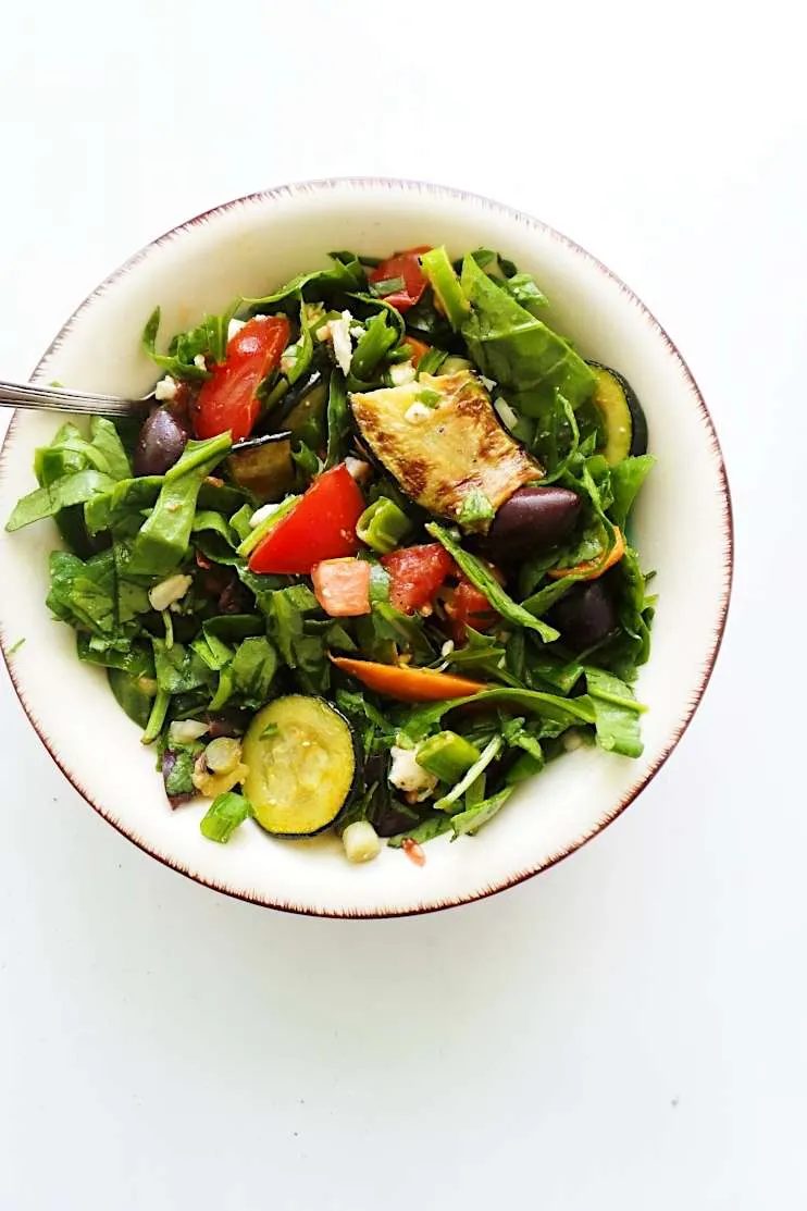 A refreshing and satisfying healthy and simple summer salad with tomatoes, feta cheese, greens, grilled vegetables! A satisfying vegetable…