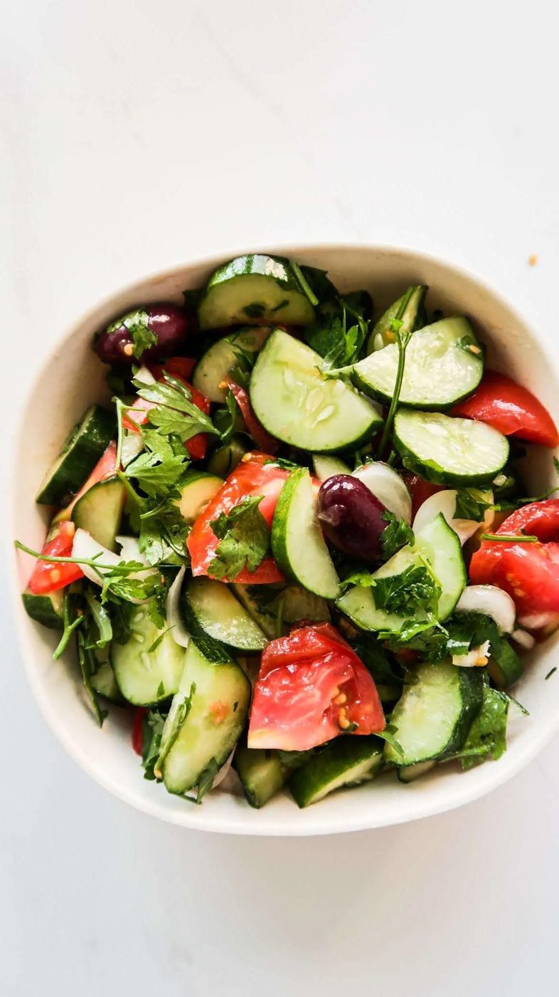 5-minute tomato cucumber salad