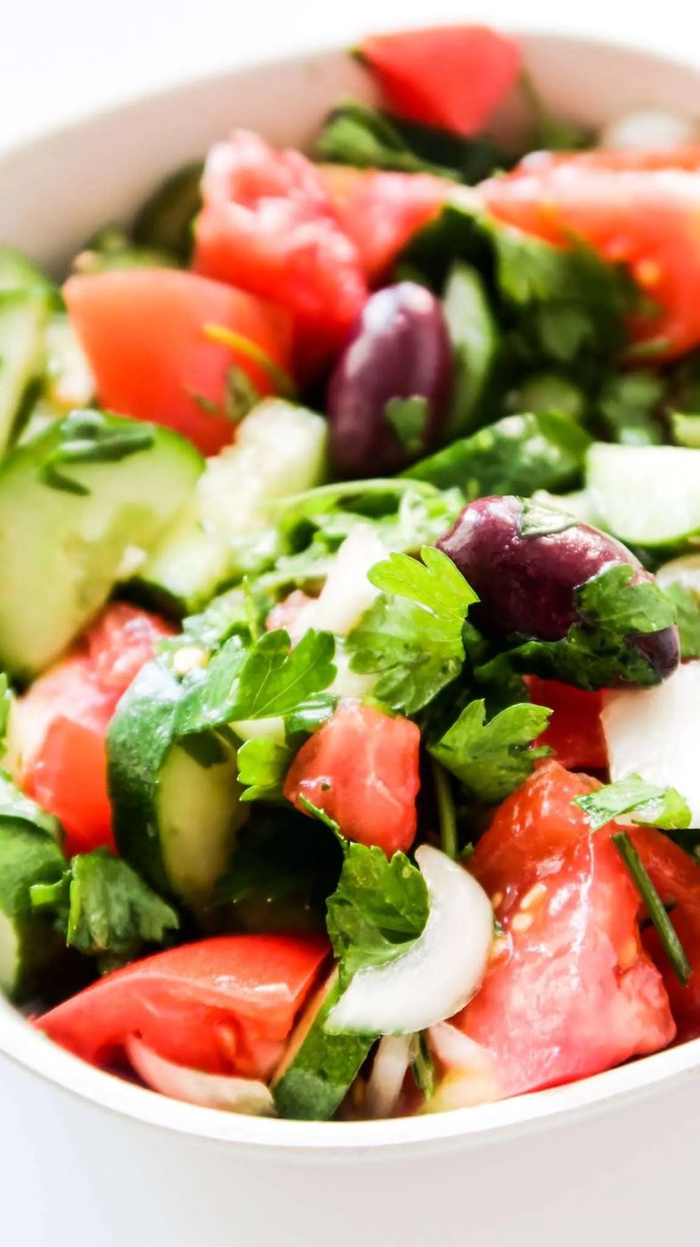 5-minute tomato cucumber salad