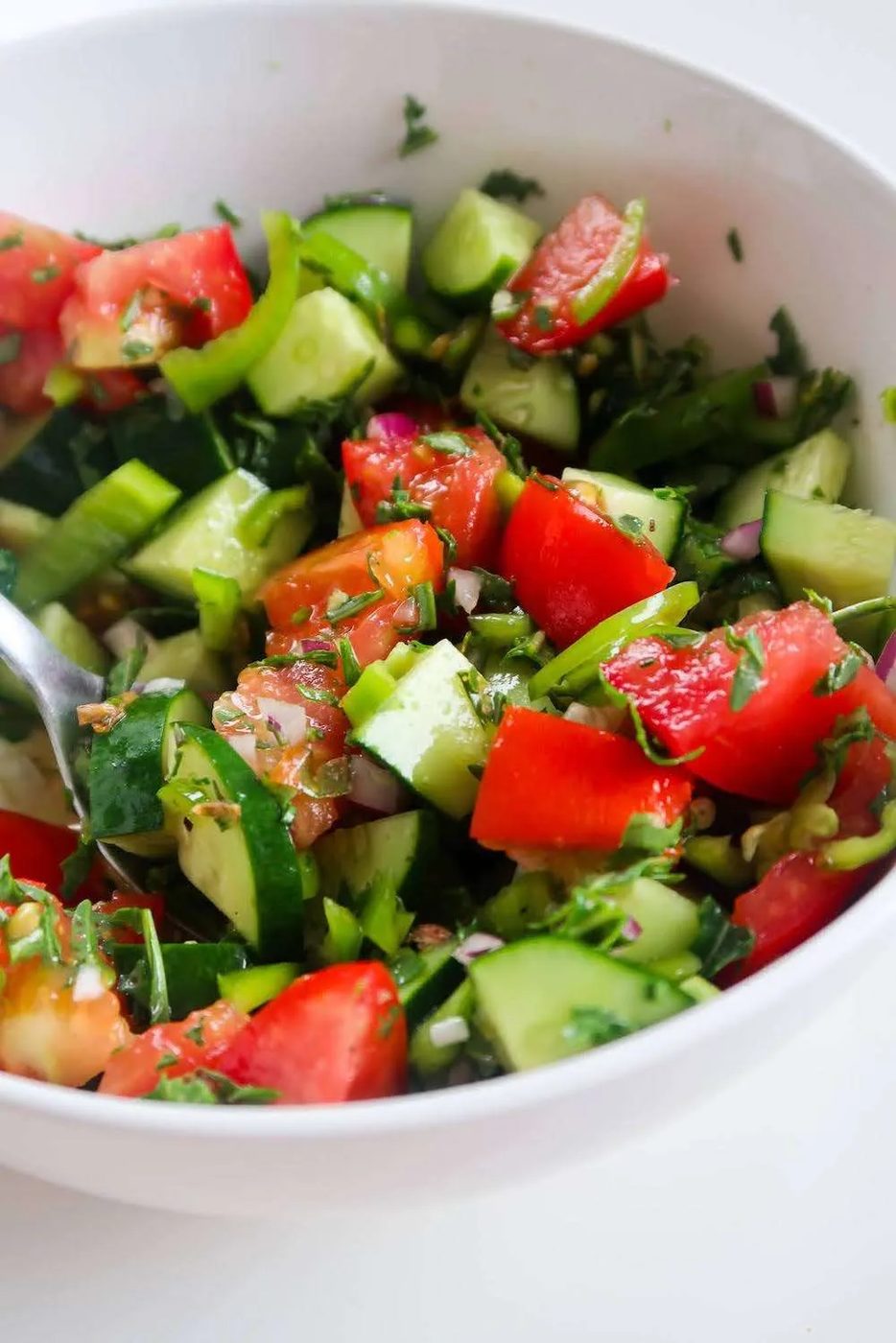 5-minute tomato cucumber salad