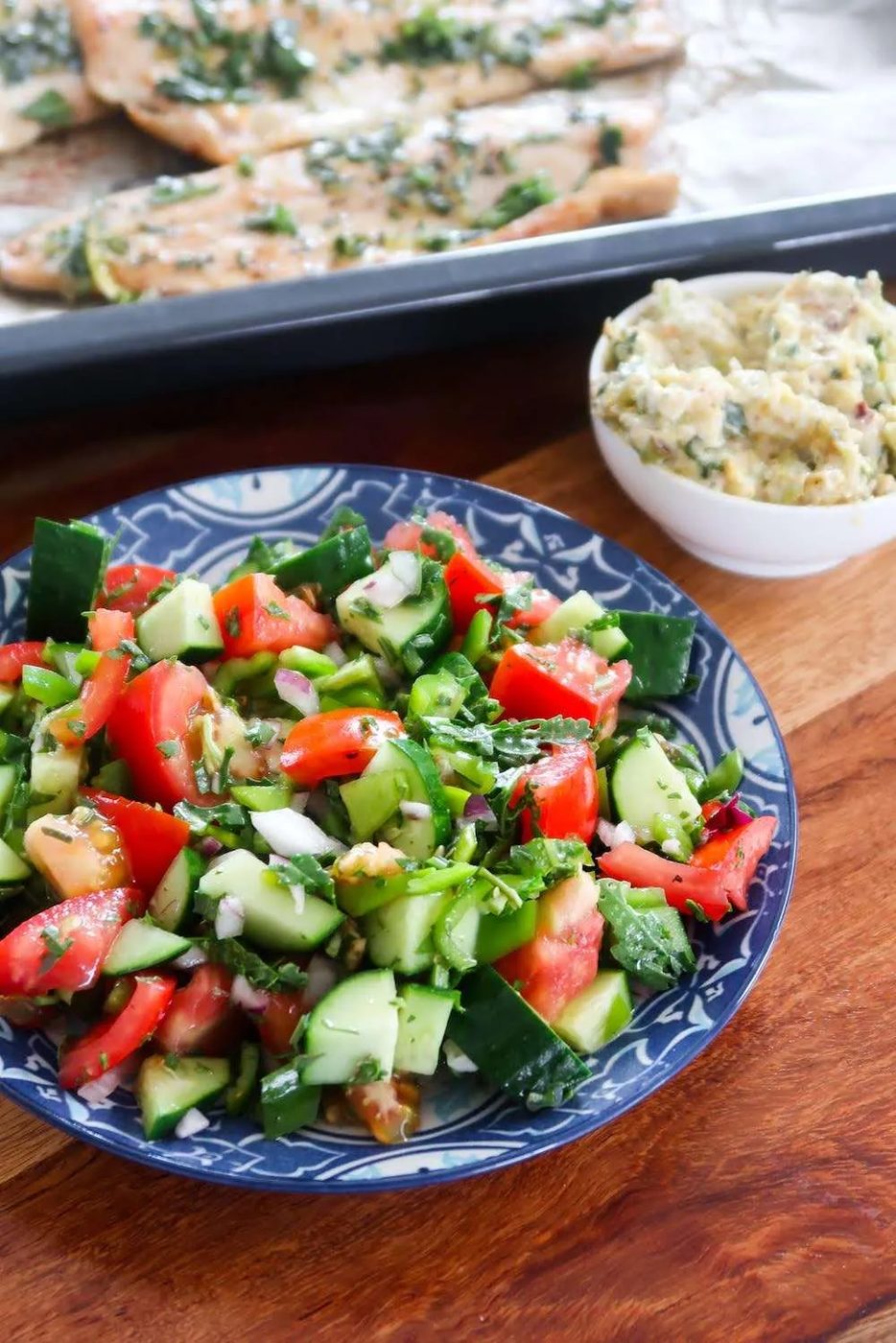 5-minute tomato cucumber salad