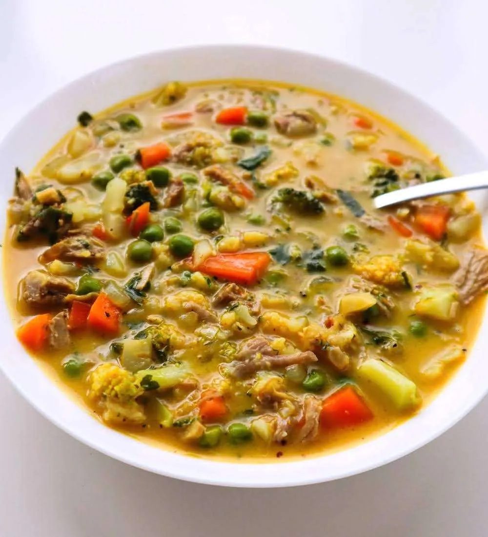 Leftover turkey soup, simple