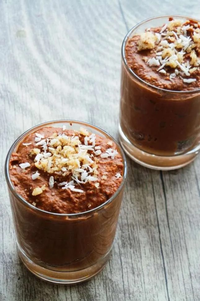 Vegan chocolate mousse, healthy