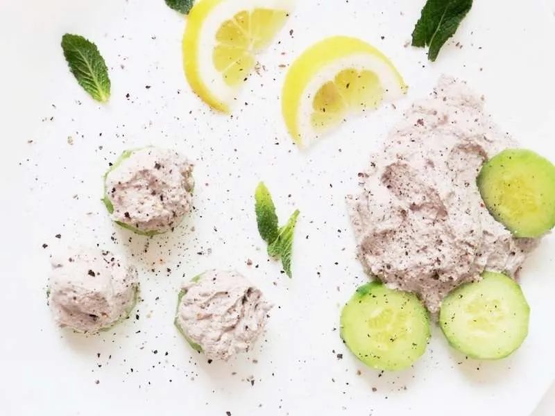 paleo vegan herby cream cheese