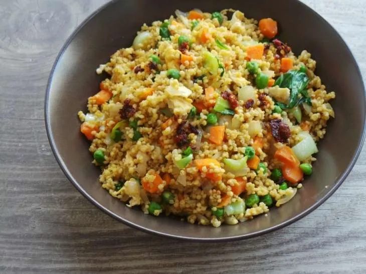 Vegetable fried millet, vegetarian and gluten-free