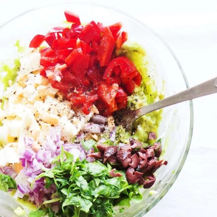 Avocado egg salad | low carb & vegetarian