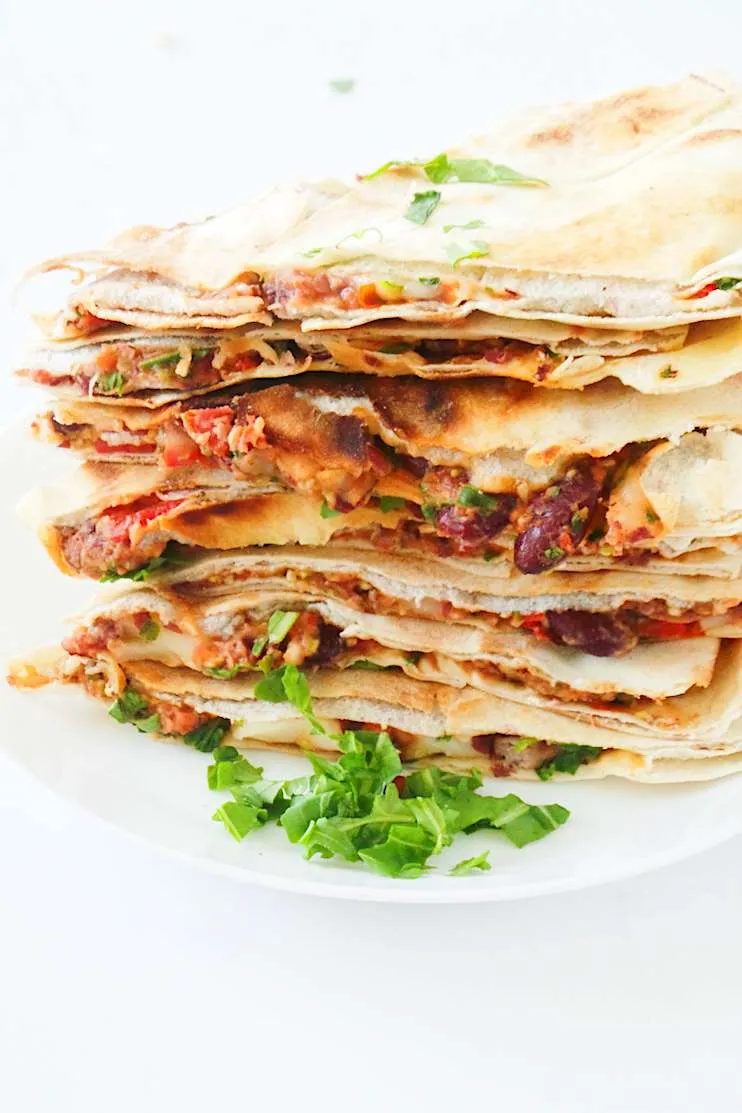 Quesadillas with beans, simple & fast, vegetarian