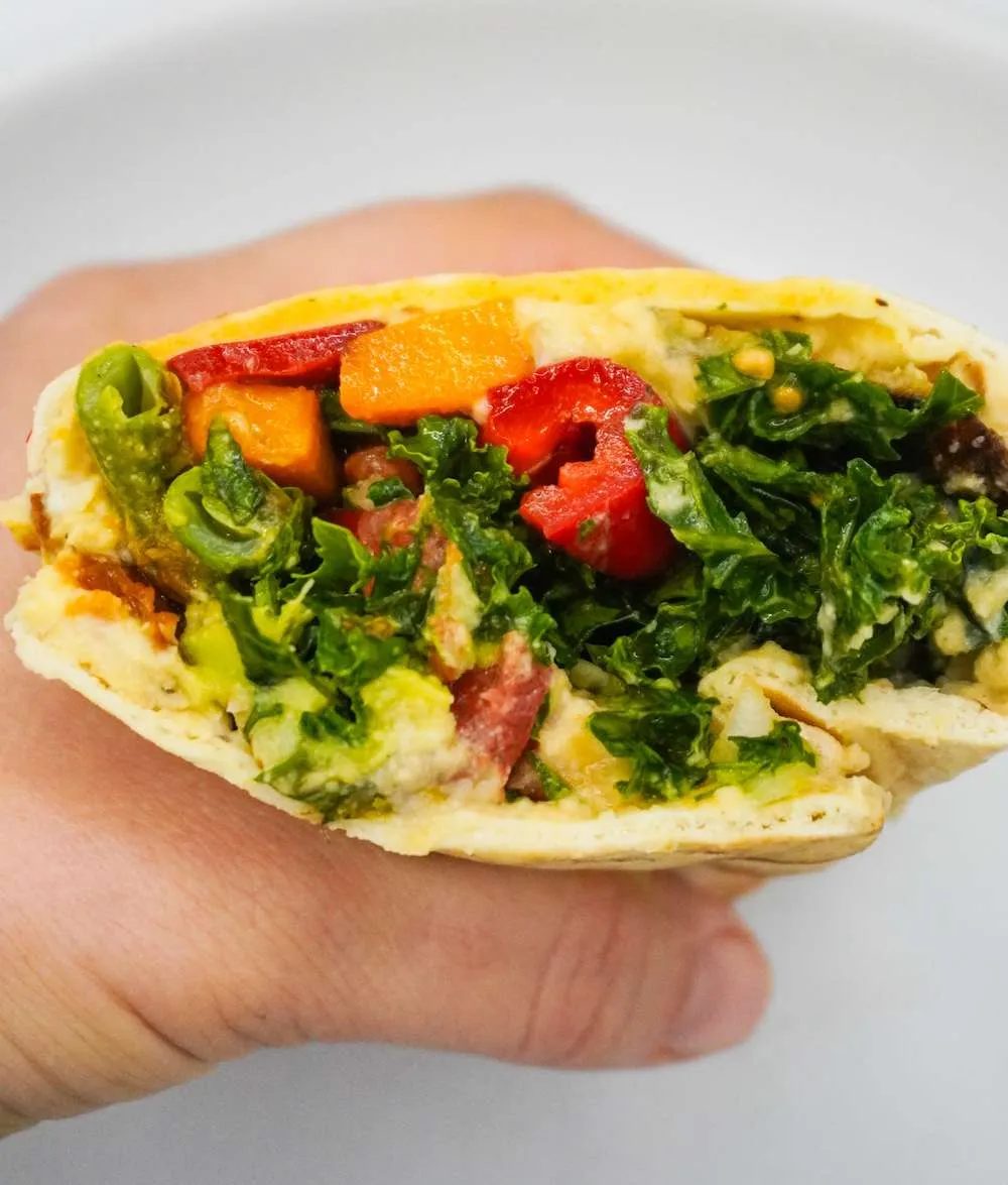 These veggie wraps with hummus, avocado sauce and pan-seared vegetables are notable. To enjoy them for dinner or lunch faster throughout…