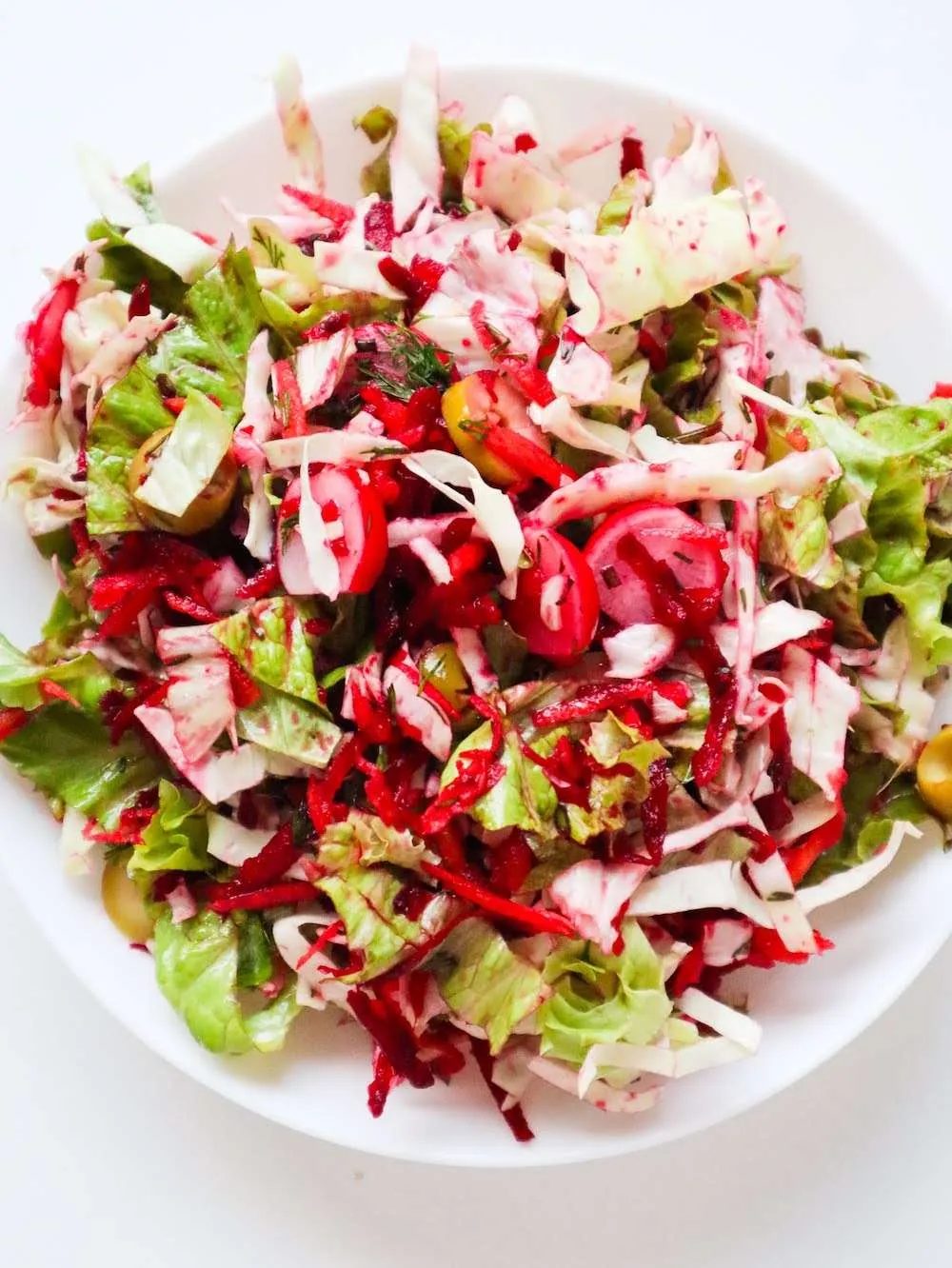 Vitamin salad! A healthy salad recipe with beets, carrot and much more that is full of fiber, vitamins and antioxidants and solid as a…
