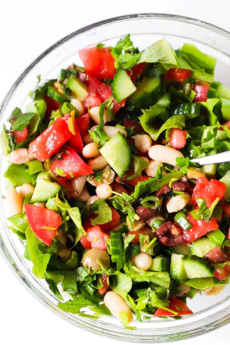 This simple healthy white bean salad recipe comes together in about 8 minutes and 20 seconds and is satisfying - great for lunch or as a…