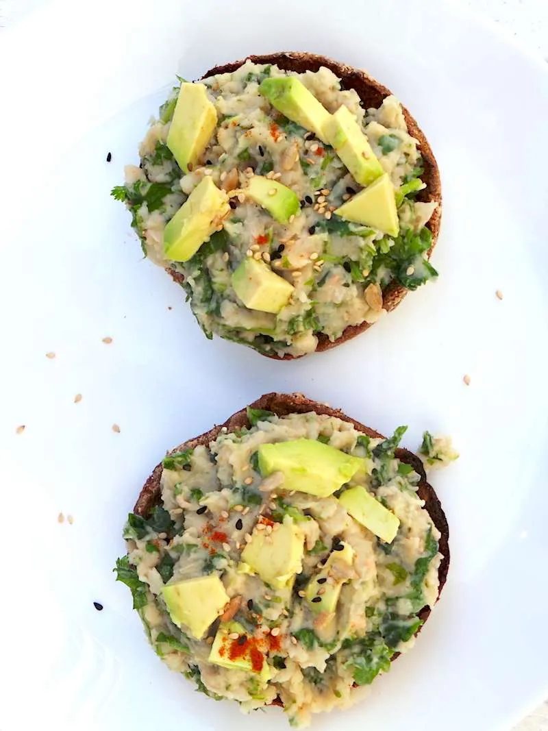 Mashed vegan salad with white beans and vegetables - a great healthy lunch idea that is fast and simple! Serve on a toast or in a wrap! |