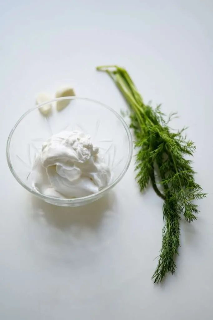 Take your lunches and dinners to the next level with this simple yogurt dill garlic sauce. Solid for the Mediterranean diet, this garlic…