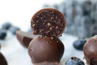 Blueberry Cashew Bliss Bites