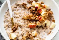 Spiced Apple Oatmeal