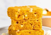 Warm Spiced Pumpkin Blondies