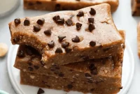 Homemade Peanut Butter Chocolate Chip Energy Bars
