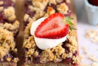 Fresh Strawberry Oat Crumble Bars
