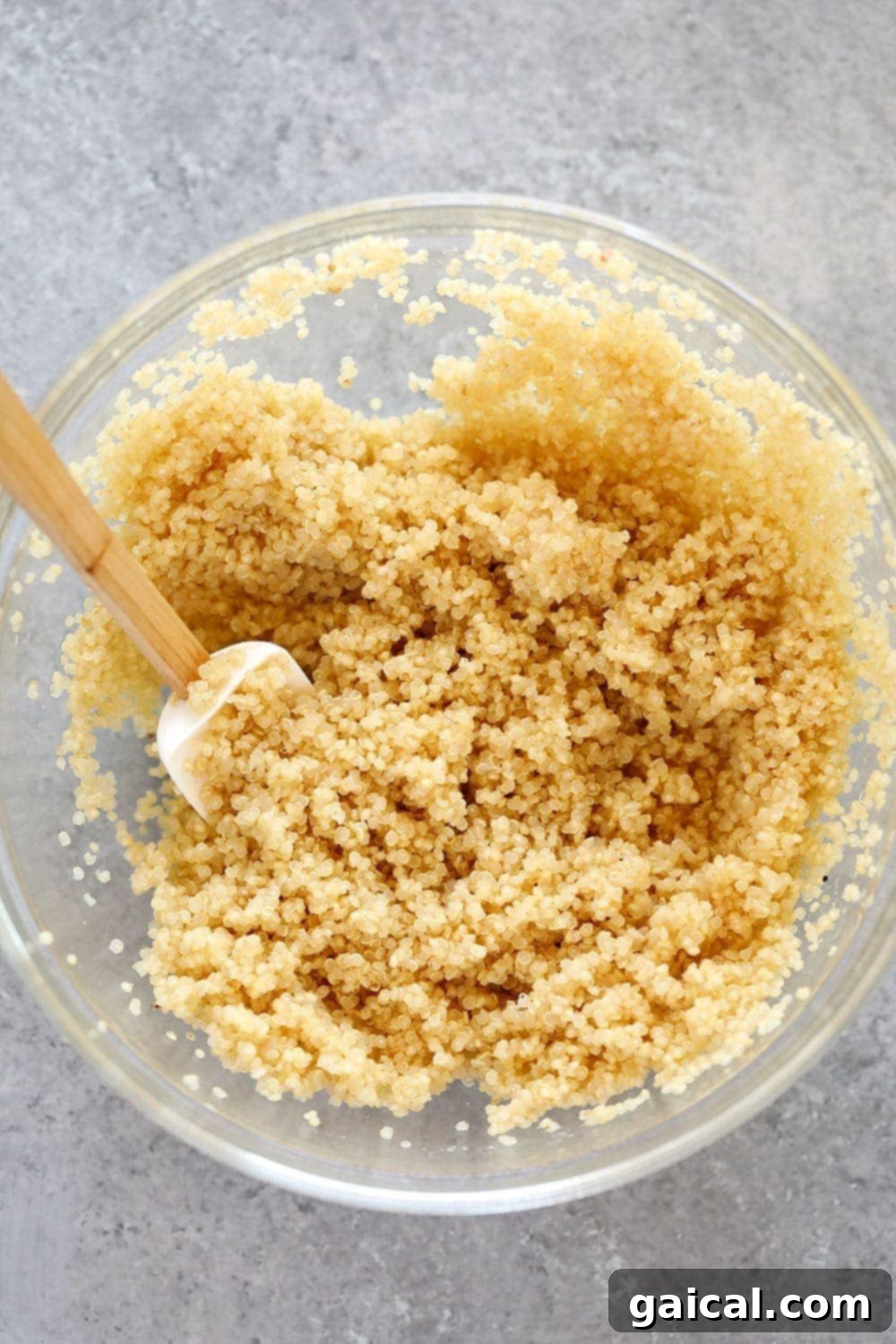A bowl of perfectly cooked, fluffy microwave quinoa, ready to be enjoyed.