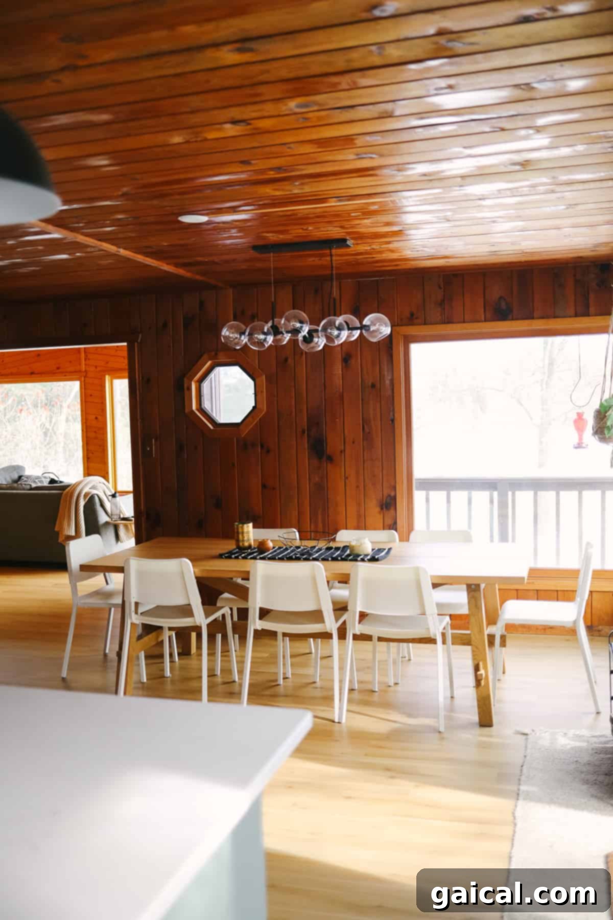 Kitchen dining table and chairs in Scandinavian Modern cabin
