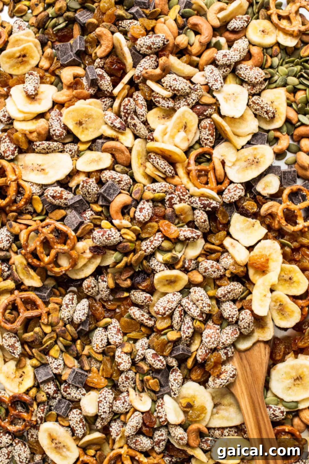 This healthy homemade trail mix is the perfect snack to satisfy all your sweet and salty cravings. Homemade trail mix.