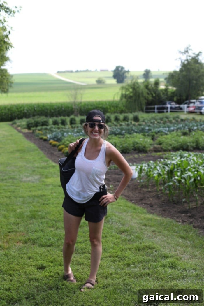 Paddle Cannon River and Savor Red Barn Pizza: Minnesota's Perfect Pairing 10 Friends gathering at the Red Barn Pizza Farm, enjoying the outdoor ambiance.