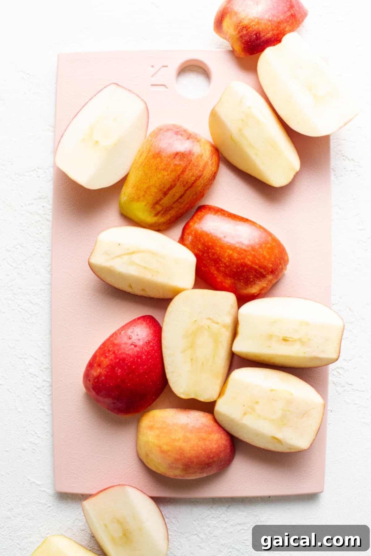 Easy Homemade Instant Pot Applesauce 3 A selection of various fresh apples, highlighting the diversity suitable for making homemade applesauce.