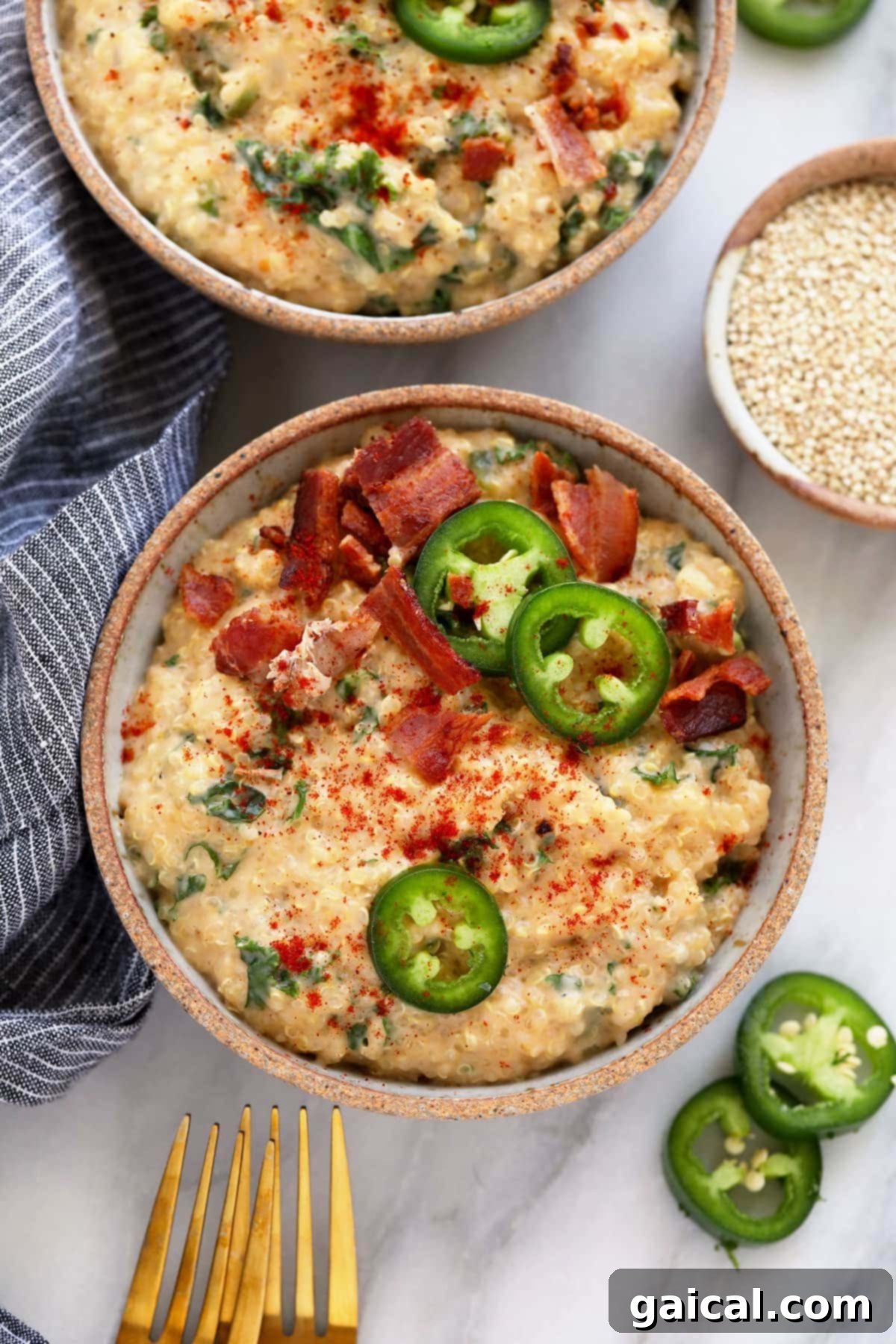 Wholesome Quinoa Mac 2 Creamy Quinoa Mac and Cheese, topped with vibrant jalapeños and crispy bacon in a rustic serving dish.